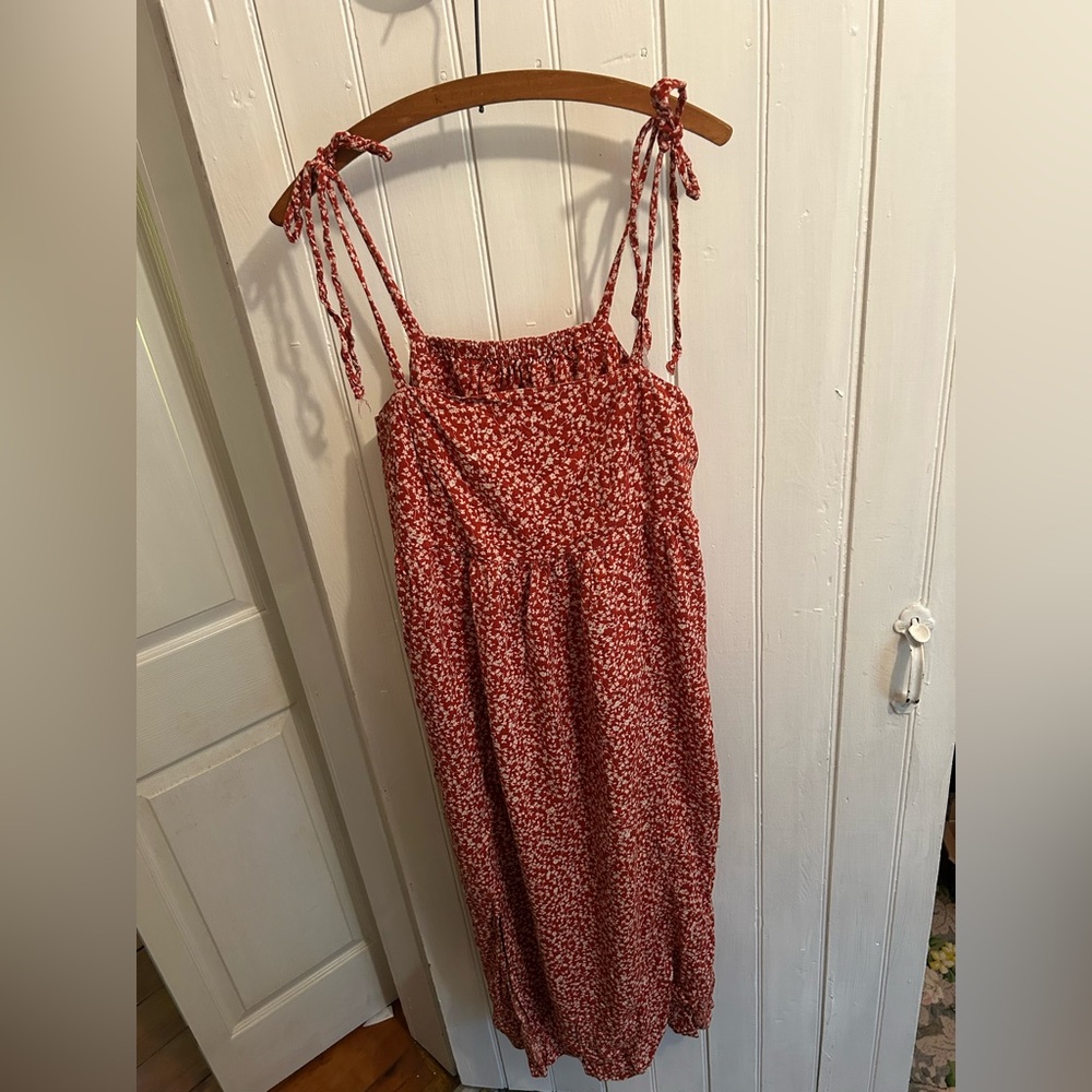 Old Navy women’s xl Red & white Floral Midi tie spaghetti strap Dress